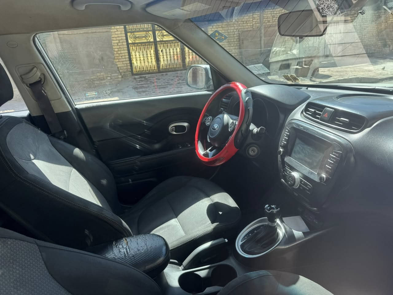 كيا صول 2018 رقم ميسان محرك 2000 حادثها طخات لجانب الأيسر ومصبوغ سعرها 108 ورقه مرفق صور الحادث 
***********
