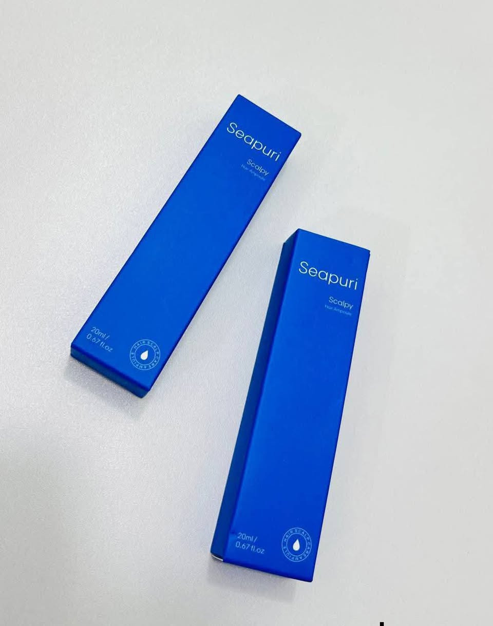 🌹 سيروم وأمبولة الشعر الكورية🌹
 Seapuri Dr.33 Hair Ampoule 💉💉💉
(المعروف أيضاً باسم Seapuri Scalpy Hair Serum).

وهو منتج مخصص للعناية بفروة الرأس ومكافحة تساقط الشعر وتغذية البصيلات

🫵تتقليل تساقط الشعر: يساعد على تنشيط البصيلات الخاملة وزيادة الكثافة.

🫵تهدئة وتبريد الفروة: يمنح شعوراً بالانتعاش والبرودة الفورية لتقليل الحكة والتهيج

🫵.تنظيف الفروة: يساعد على تقشير خلايا الجلد الميتة وتنظيف الدهون المتراكمة

🫵.سهولة الاستخدام: يأتي الأنبوب برأس تدليك يحتوي على بكرات ثلاثية (Triple Roller) لتوزيع السيروم وتنشيط الدورة الدموية

🔥.المكونات الأساسية🔥
يحتوي السيروم على ثلاثة عناصر نشطة رئيسية:

🍂حمض الساليسيليك (Salicylic Acid): لتقشير الفروة وتنظيفها

🍂ديكسبانثينول (Dexpanthenol): لترطيب وتقوية جذور الشعر

🍂منثول (L-Menthol): لتهدئة الفروة وإعطاء إحساس بالبرودة.
مكياجات قمر  
جبله بجانب البريد قبل الكنافه الجبلاويه


**إذا كنت صاحب هذا الإعلان وتريد حذفه لأي سبب، رجاءا أرسل رسالة إلى الدعم الفني**