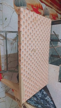ميز • ٣ كراسي • للبيع