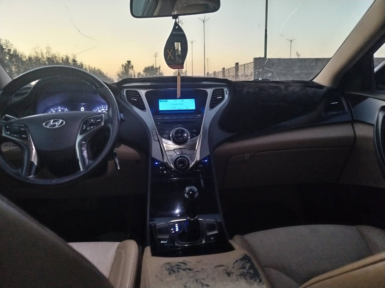 السلام عليكم اخوان
ازيرا ٢٠١٣ رقم اربيل الجديد سنويه ٢٠٢٧ تريد وكاله تريد تحويل بيها ثلاث قطع تبديل وقبق الجنطه مرشوش وتكمه اليسره مصبوغه وتعديل بارد بالقماره بسيط شواصي لغود سليمات كلشي مبيهن بدون دواخل وداخلها كلش جديد ونظيف داخلها بيجي مكينه مفتوحه بدون قطره بخار ولاقطره تنقيص ترايك ٢٠٠شرط وللبصره مكينه وكير بحاله جيده جدا حداديه اماميه خلفيه كامله مكينتها نظيفه وتخبل تخم تاير منظومه تبريد جديده مكانها بابل القاسم  السعر ١٠٨ وبيها مجال 
***********
