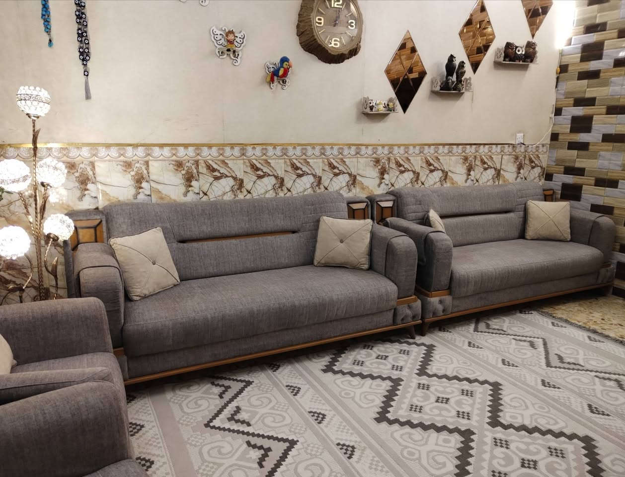 تخم تركي مودرن ١٠ مقاعد تصميم حديث قوي تكمة ثكيل خشب بلوك وسيورة داير فريم اسفنج طبي بلوستر ظغط سوفت قماش تركي نوع خاولي استخدام قليل اخو الجديد شخط ما بي نظافتة ١٠٠ ٪ نظيف جدا مبي اي ضرر... ٦٧٥ وبي مجال بسيط للشراي


**إذا كنت صاحب هذا الإعلان وتريد حذفه لأي سبب، رجاءا أرسل رسالة إلى الدعم الفني**