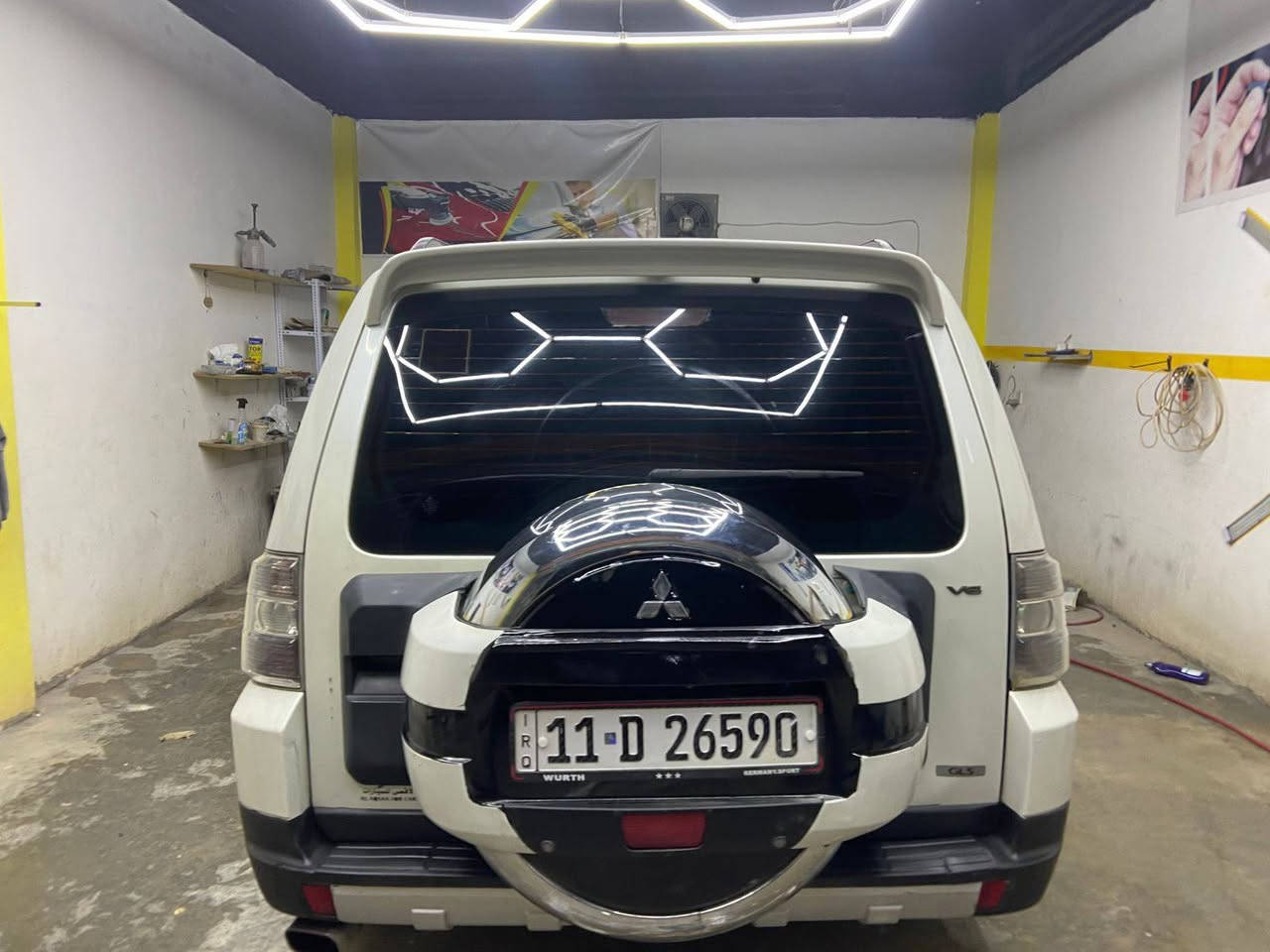 سلام عليكم
للبيع او مراوس 
باجيرو2008
فول مواصفات 
مكينه كير 
مكفولات 
سياره مكفوله 
بدون صبغ 
تخم تاير 
سعر 137
بيهه مجال
شي قليل 
رقم الهاتف 
***********
