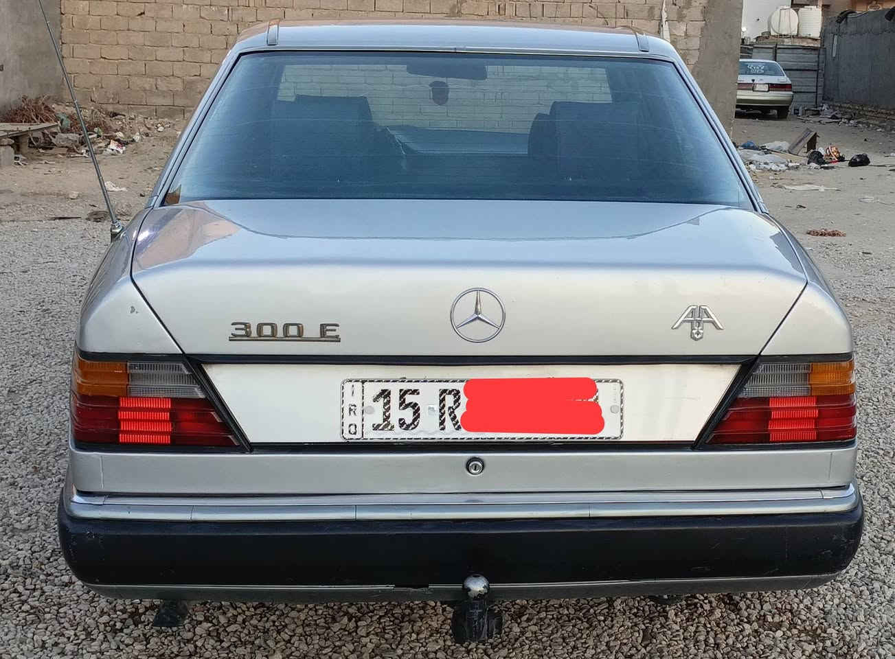 مارسدس دب موديل1992محور محرك بطه 3000 ديلكو  تبريد شغال السنتر يشتغل والفتحه طكتين قواعد بلاد لاخياس ولا لحيم السياره باسمي رقم انكليزي باي محافظه تداور  السعر 60وبيها مجال مكان السياره في كربلاء
***********
واتساب او اتصال
