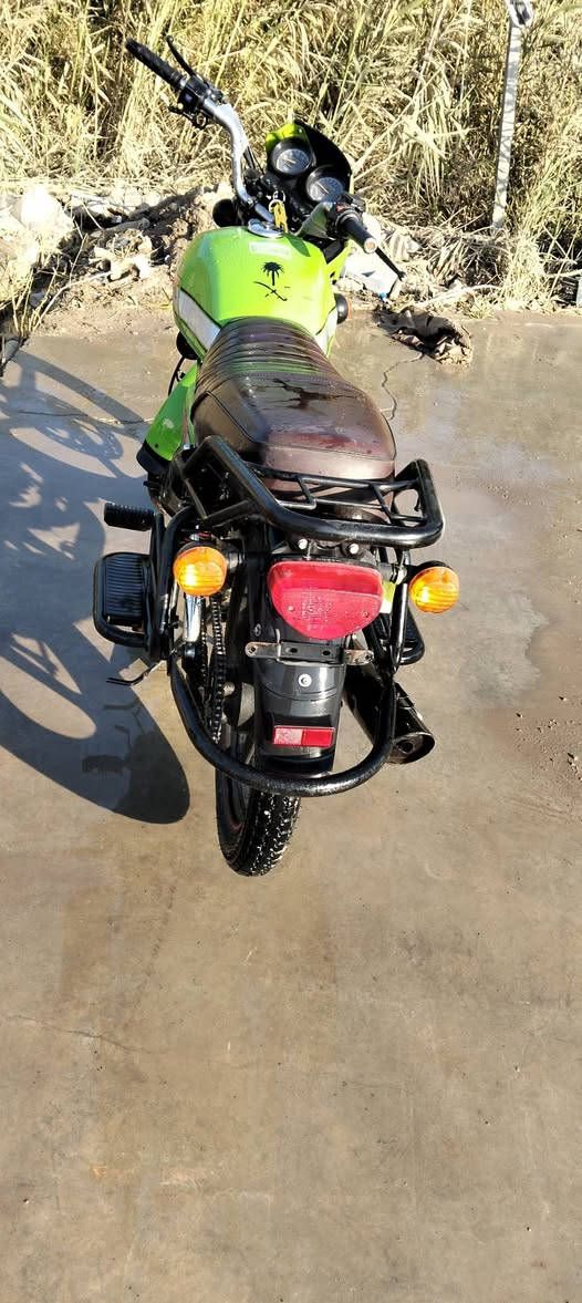 دراجه ديوان نفخ كلك كلك للبيع موديل 24 كفاله عامه محرك 200 لون تفاحي مميز تايرات جدد محرك جديدرايدها 1000 وبيها مجال مكان ديوانيه دغاره للتصال ***********
