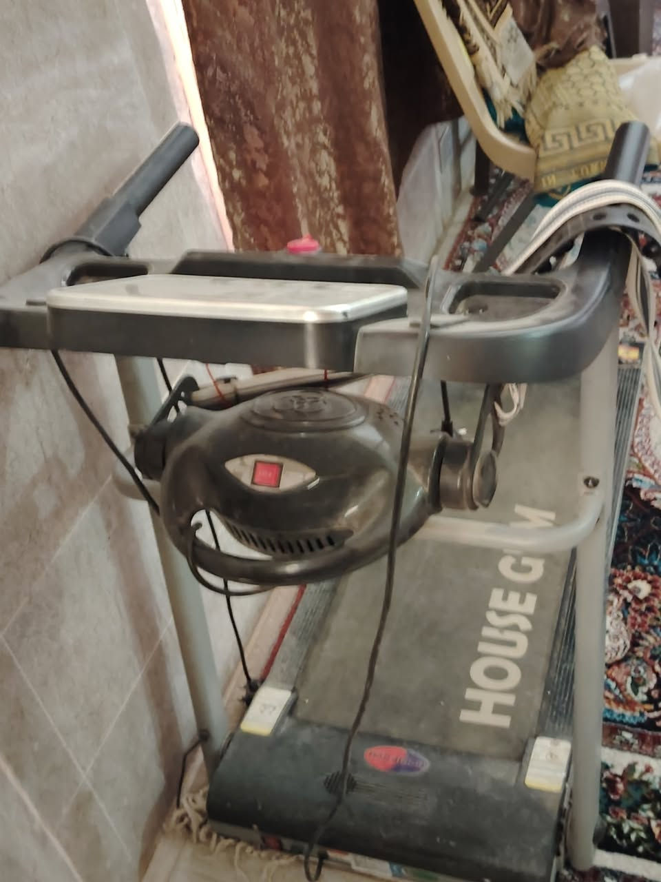 سلام عليكم جهاز جري للبيع السعر 400 وبيه مجال الهاتف ***********
