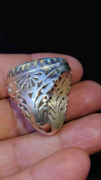 فيروز نيشابوري طبيعي صياغة يدوي السعر 55الف العنوان بغداد زعفرانية فضه 925الهاتف *********** بغداد
