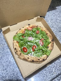 ورحمة الله  شيف بيتزا إيطالي أمريكي متفرغ  عمري 21  هذا رقمي 078306932...