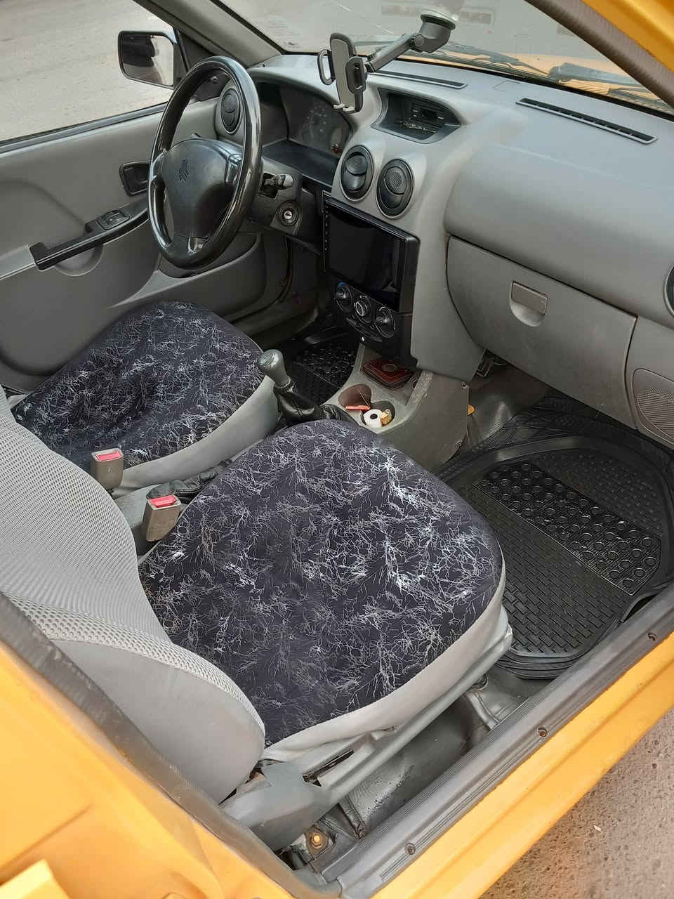 السلام عليكم شباب سايبه البيع مديل 2017 سياره خير من الله الف ما تصرف عليهه عنواني بغداد مشتل سعر 45 وبيهه مجال حك جيه ***********
