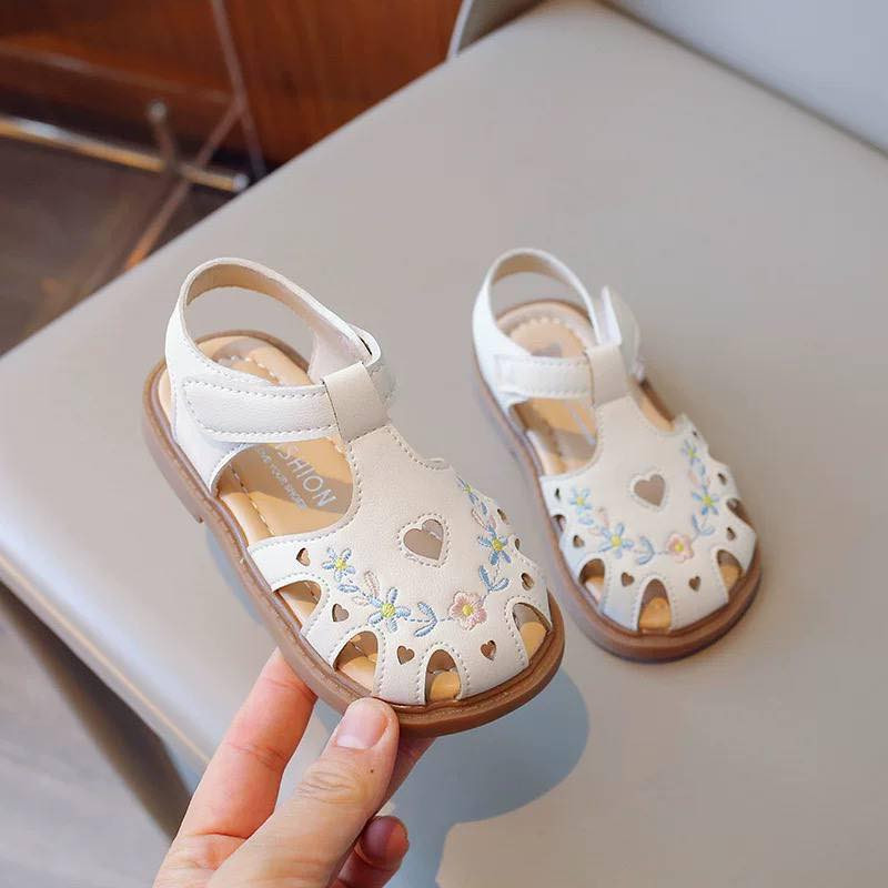 يلا خلوها مفاجأة من خالتها الحلوة 💝👑
منشني لخالتها بالكومنت وخليها تتكفل بهدية أميرة البيت ✨🎀

صندل بناتي ناعم بتفاصيل قلوب وورود يجنن 💖🌸
خفيف ومريح للمشاوير والمناسبات

🔹 القياسات من 21 إلى 30
🔹 متوفر حالياً باللون الظاهر بالصورة

📍 سنتر علي هادي للأحذية
كوت – شارع ألف عافية – مجمع جنائن واسط
📦 توصيل لكل المحافظات

#أحذية_أطفال #أحذية_بناتي #كوت #جنائن_واسط #أميرة_العائل


**إذا كنت صاحب هذا الإعلان وتريد حذفه لأي سبب، رجاءا أرسل رسالة إلى الدعم الفني**