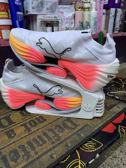 حذاء رياضي ماركه بوما منشأ فيتنام قياس 42 السعر 45 الف يوجد توصيل جميع المحافظات ***********
