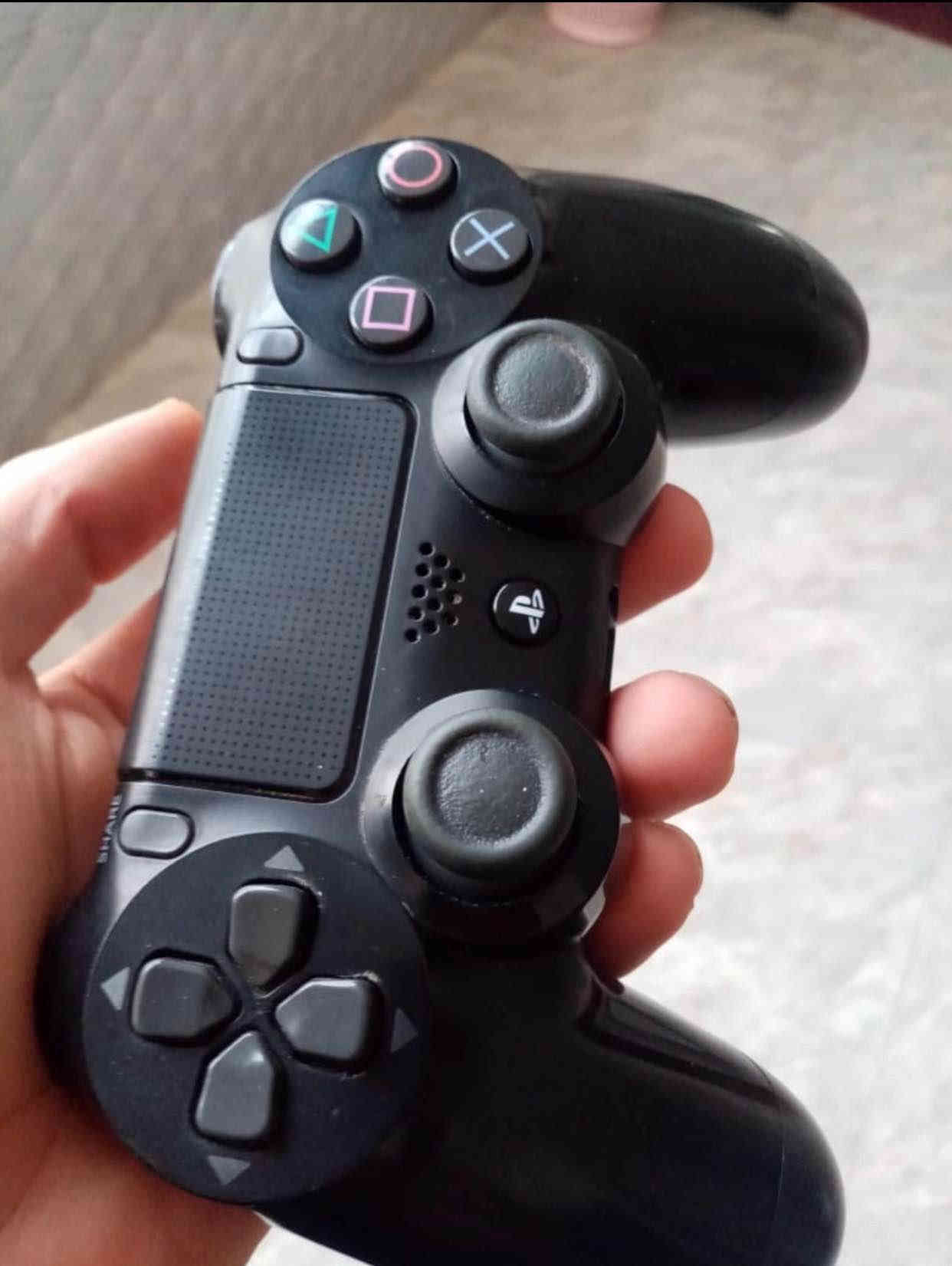 متوفر للبيع 

١- بلي ٥ سلم واحد تيرا نظيف جدا جوستك واحد وكيبلاته وكارتونه سعره ( ٥٥٠ ) 

٢- بلي ٥ فات مع جوستك وكيبلات وكارتونه نضيف بسعر (٤٧٥ ) 

٣- بلي ٤ سلم مهكر نضام ٩.٠٠ نص تيرا مع جوستكين + تنزيل العاب اختياري سعر (٢٧٥ ) وذا تيرا نفسه بس واحد تيرا ب ( ٣٠٠ ) 

٤- بلي ٤ سلم نضام ١٢ مهكر على القرص ذاكرة نص تيرا مع جوستكين + تنزيل العاب اختياري سعر ( ٢٥٠ ) وذا تريد نفسه بس واحد تيرا ب ( ٢٧٥ ) 

٥- بلي ٤ فات مهكر نظام ١٢ نص تيرا مع جوستكين + تنزيل العاب مجاني سعر ( ٢٠٠ ) 

٦- بلي ٤ سلم اونلاين اخر تحديث ذاكرة ٥٠٠ مع جوستكين + قرص هدية سعر ( ١٧٥ ) 

مكاني بغداد الامين ٢ رقمي *********** متوفر توصيل جميع المحافظات 

متوفر هاردات للبلي المهكر الخارجي ذاكره ٥٠٠ مع تنزيل العاب بسعر ( ٢٥ ) وذا تريد تيرا ب ٥٠
متوفر ايضا جوستكات بلي ٤ اصلي سعر ( ٢٥ ) وجوستكات بلي ٥ اصلي سعر ( ٥٠ ) بغداد
