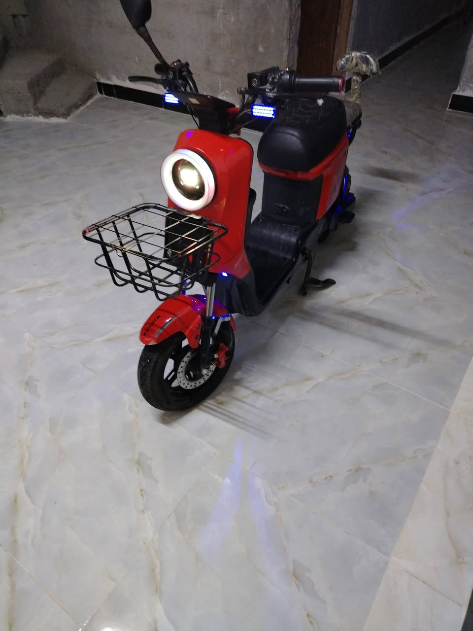 دراجه شحن  للبيع
نوع R9 2025
ما بيه نقص كامله وشرط الفحص
المكان البصرة / دور الشرطة مقابل شارع السيد
السعر 380 الف بيه مجال بيسط حق الجيه
للتواصل والاستفسار على رقم التالي واتساب
***********
