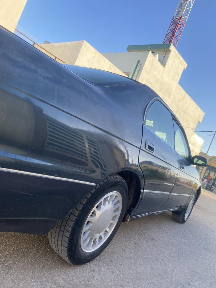 بطه زيتوني للبيع موديل 1993 مكفوله كفاله عامه من الضربه والصبغ والتبديل والخياس مكينه وكير جدد حداديه جديده تخم تاير جديد كهربائيات كله شغاله رقم نجف مشروع وطني شرط المداور 
المكان نجف 
السعر 38 وبيه مجال
للاتصال ***********
غير متواجد عالخاص
