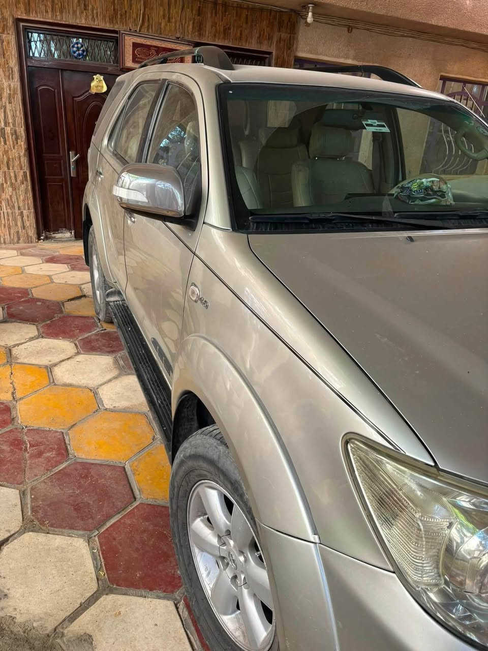 فورتشنر 2010 v6
صبغ حزام بسبب الجراد بدون ضرر ولا معجون شرط الفحص 

ماشية 395000 كم قابله للزيادة 

بدون اي نقص صدر جديد تايرات جدد باتري جديد 

بدون اي نقص 

السعر 15000 $ بي مجال 

للتوصل :***********

مكان السيارة : بغداد / العطيفية

بيع فقط بدون مراوس
