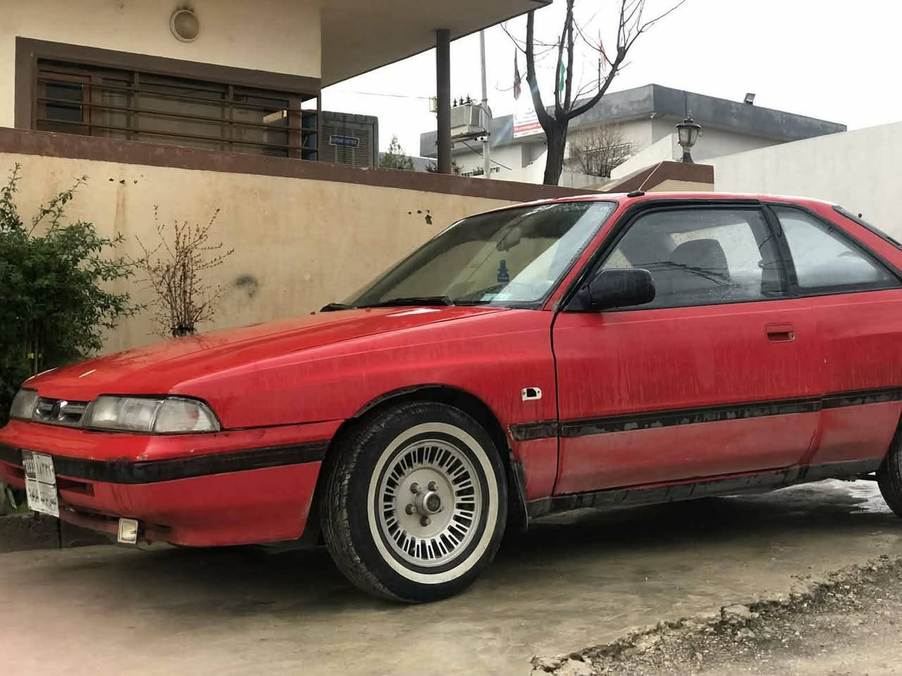 مازدا ١٩٩١ فولی سڵایت سەیارەکە زۆر جوانەو ڕێکو پێکە ٤ تایەی لۆکی خراوەتە ژێر پاتری تازە گۆڕاوە سەیارەی ماڵەو شتێکی ڕێکو پێکە.
هەر بەڕێزێک حەزی لێییەتی با تەلە فون بکات لە سلێمانیم 
0770 191 6976 السليمانية, العراق
