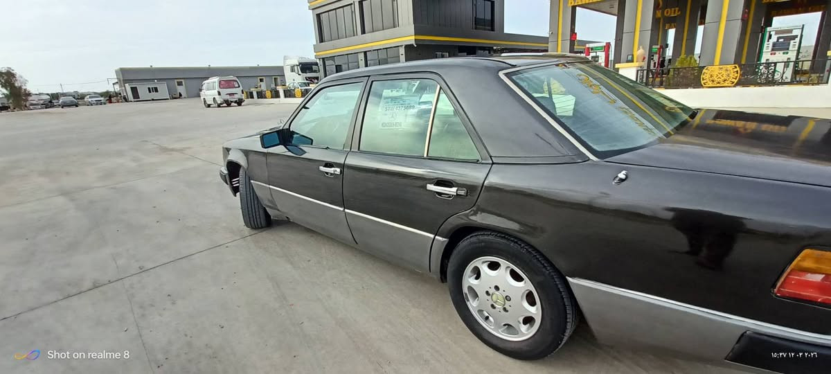 السلام عليكم ورحمه الله وبركاته
مارسدس 
1991
صبغ عااام جماليه بدوووون ضربه
محرك 2500vvt
رقم اربيل الجديد بسمي تريد تحويل أو وكاله اني حاضر 
سنويه لحد 2031
شاشه وكاميرا 
گير محرك بشرررط
تبريد شغال وبشرط
صدر تايرااات كله بشرط 
غرفه جديده قواعد دبلات  واحد سليمه واحد معمر 
السعر 55 وبي مجال بسيط للشراي الجاد
مكانه كلار الصمود
الخاص مفتوح
للاستفسار ***********
