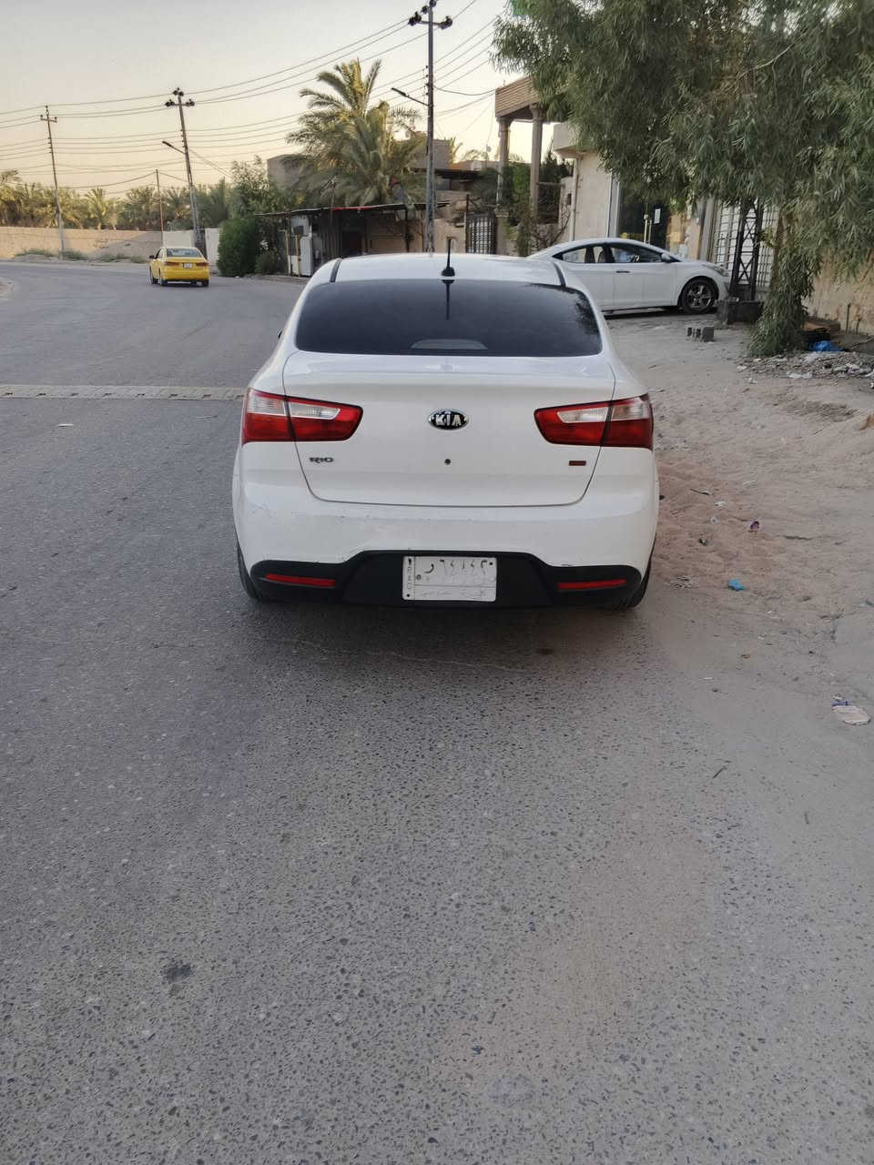السلام عليكم كيا ريو 2014 وارد امريكي حادثها چاملق اماي جه السايق فقط مبدل بدون دواخل
مكينه بيه صوت راجز خفيف تبريد شغال بس تحطله غاز والسنويه صاقطه من 2023 
مكاني البصره ابو الخصيب السعر 73 وبيه مجال 
***********
