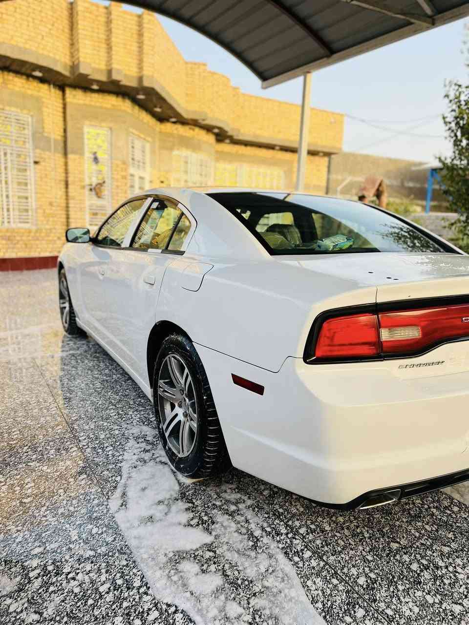 سلام عليكم 
جارجر 2012كنديه كفاله من الحادث والتبديل ولصبغ فقط خياسات بل جامه الخلفيه ملكوطات ومصبغتهم 
1 السعر 155وبيه مجال انتصل وتددل 
2فول عده الفتحه 
3شاشه جبيره 
4 كير ماوس 
5داخل عسلي 
6ويل خليجي وتخم تاير 
7منضومه زنون عالي وناصي 
8كامره خلفيه 
9تحكم ستيرن
السياره جاهزه وخير من الله كير ومكينه وحداده وتخم تاير 
مكاني البصره قضاء القرنه ***********انتصل وتددل
