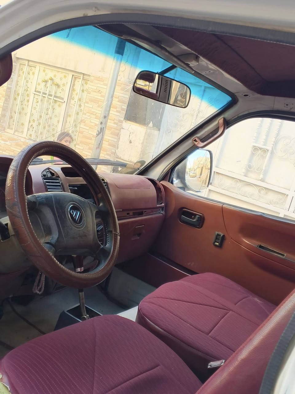 سلام عليكم فتون 2014 حره سياره بيه طخات بارد مال مصرف الرافدين وبيها برا ذمه من المصرف السياره حره السياره من طالعه بال 2019 من طينه وصل مال سنويه ما مراجع السنويه فالسياره بيها بس وصل مال سنويه معاملتها كلها كامله براء ذمه مال المصرف واجهيه سياره مطلوبه 1,350 مرور ومليون و350 هيئه وضربه مسدده ل 2019 لان كلهن على المشتري اكعدك كم راعيها تريد تحويل تريد وكاله اللي يشتريها هو يمشي***********اا
