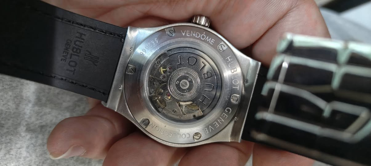 ساعه هابلوت قطعه فول خلي سعرك بالي يرضي الله وبالعافية


**إذا كنت صاحب هذا الإعلان وتريد حذفه لأي سبب، رجاءا أرسل رسالة إلى الدعم الفني**