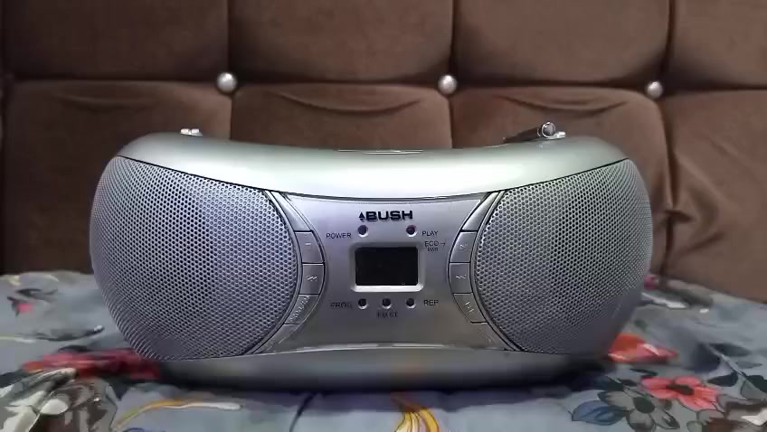 مسجل ماركة بيوش
شغال بالكامل
ثلاثة في واحد
قرص+اواكس+راديو
موجات الراديو fm+mw
كل الشرح بالفيديو
للأتصال ***********
السعر 22شامل التوصيل
