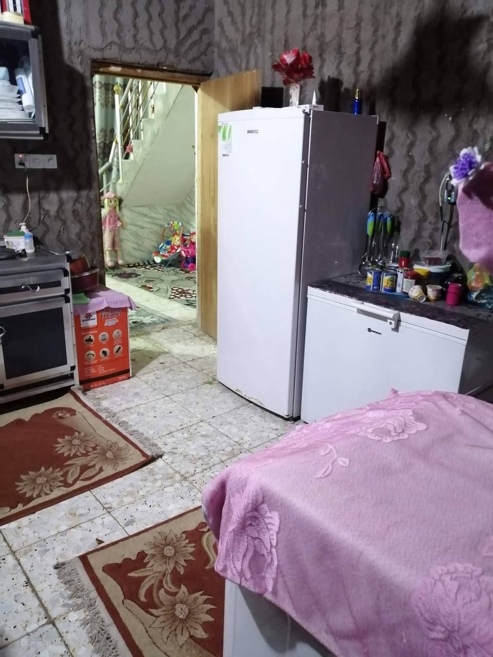 بيت للبيع طابو زراعي كوفة سهيلية شارع معمل الدبس شارع الامام المهدي قرب مدرسة كنده الاهلية مكوناته استقبال مطبخ صالة غرفة منور عدد 2 حمامات عدد 2 للتواصل *********** مساحة 100متر السعر 50 مليون وبيه مجال للشراي الحقيقي
