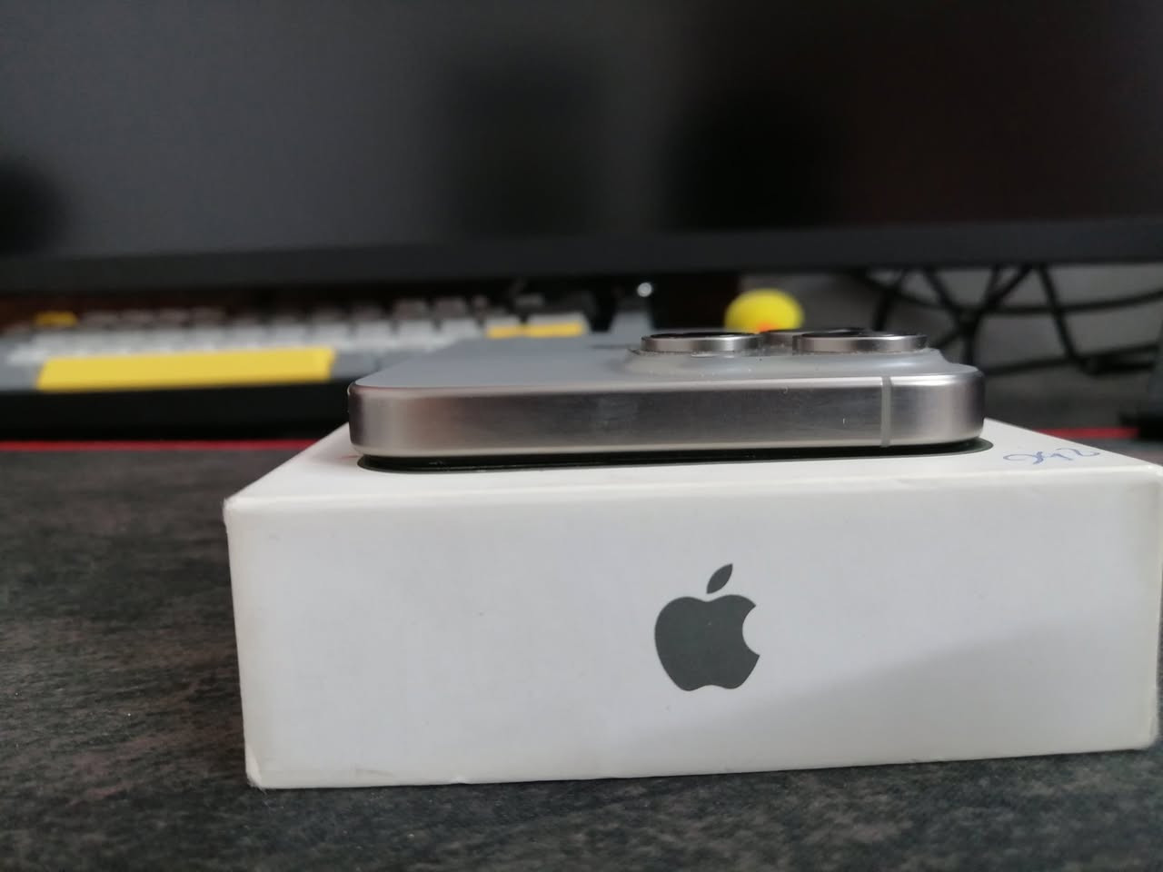 🔥 للبيع أو المراوس – iPhone 15 Pro Max 🔥
• السعة: 256GB
 • حالة البطارية: 89%
 • السعر: 1,050,000 د.ع

💥او مراوس بـ S24 Ultra 512GB

الجهاز نظيف وبدون أيشخط، كل شي أصلي و شغالطبيعي.
📩 راسلني على الخاص للمراوس أو للاستفسار
مكاني بغداد كراده


**إذا كنت صاحب هذا الإعلان وتريد حذفه لأي سبب، رجاءا أرسل رسالة إلى الدعم الفني**