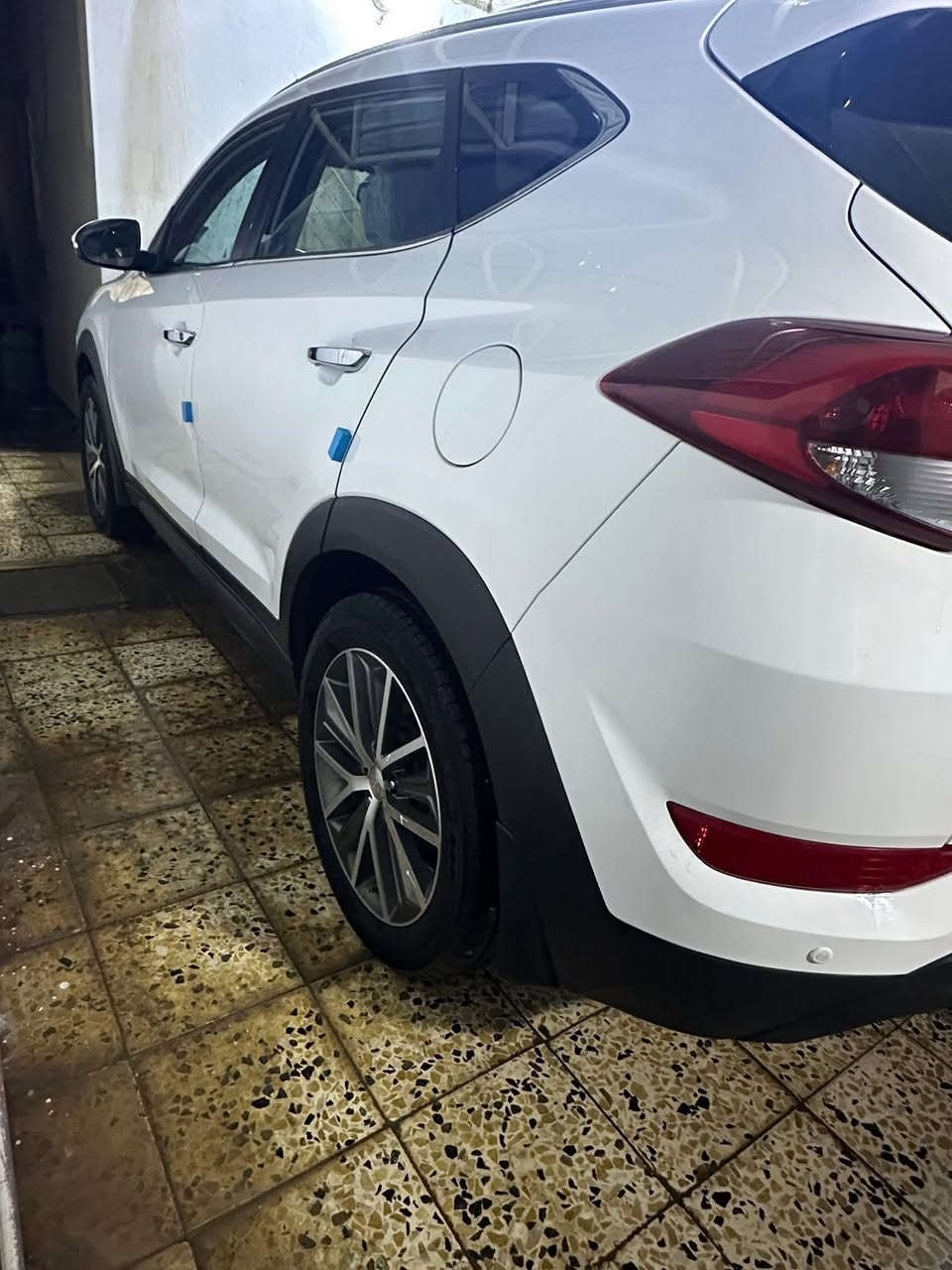 هونداي توسان (2017)🤍🔥
وارد خليجي 🇰🇼
💯سياره حلوه ونضيفه وجاهزه 

🚗 كفالة صبغ وتبديل ومعجون
🛠️ كير ومحرك شركة شرط
⚙️ نص فول
🔢 رقم بغداد إنكليزي جديد باسم السيارة
🗓️ سنوية لغاية 2030
📏 ماشية 63,000 كم حقيقي
🪞 مرايا شفط + إشارات بالمرايا
🔑 سويج عدد 2 شركة
💡 LED نهاري
📷 كاميرا خلفية بلادية
⭐ باقي مواصفات التوسان المعروفة
📑 سونار كامل مدمج داخل المنشور

📮 السـعـر ✅ لايك و تعليق يصلك بالخاص 📩

مكان تواجد السيارة: بغداد الحرية
رقم صاحب📱 السيارة: ***********
مكلف بالنشر اتصل وبخدمتك
