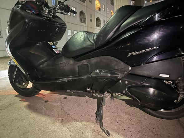 سلام عليكم دراجه فورزا 08 كامله مكمله 
مدفوع كمرك وكامل قرار 48 يعني تروح كبل تشد رقم 
يرادلها فقط بنز كلج هاذا نقصها الوحيد 
*********** سعرها واحد و300بيها مجال بصيط كلش
