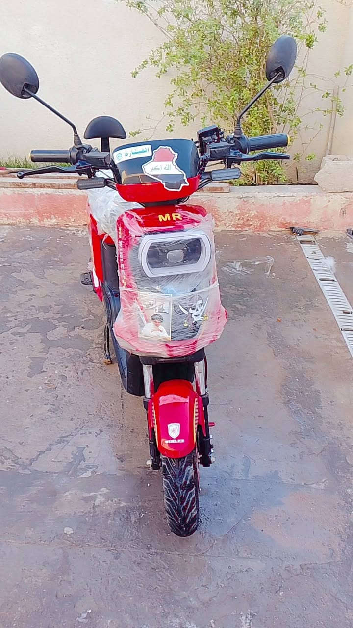 السلام عليكم
ار9 مديل 26 الحديث 
5بطاريات حجم كبير 32امبير وينلي الاصلي ام الختم شاحنه الاصليه وياها وياها سويجين وبصمتين وكارت غراضها كامله 
4 نمر سرعه 109سرعه حقيقيه 85
دبل اشاره اشاره يمنه ويسره وهورن وبلوتوث لايت عالي وناصي  دراجه مكفوله كفاله عامه حته من الزلغ تجي وشوف بعينك 
دراجه جديده مال وكيل وصل شراء موجود بسمي 
السعر570 بيها مجال قليل حك الجيه 
واتساب *********** مكان بصره كرمت علي
