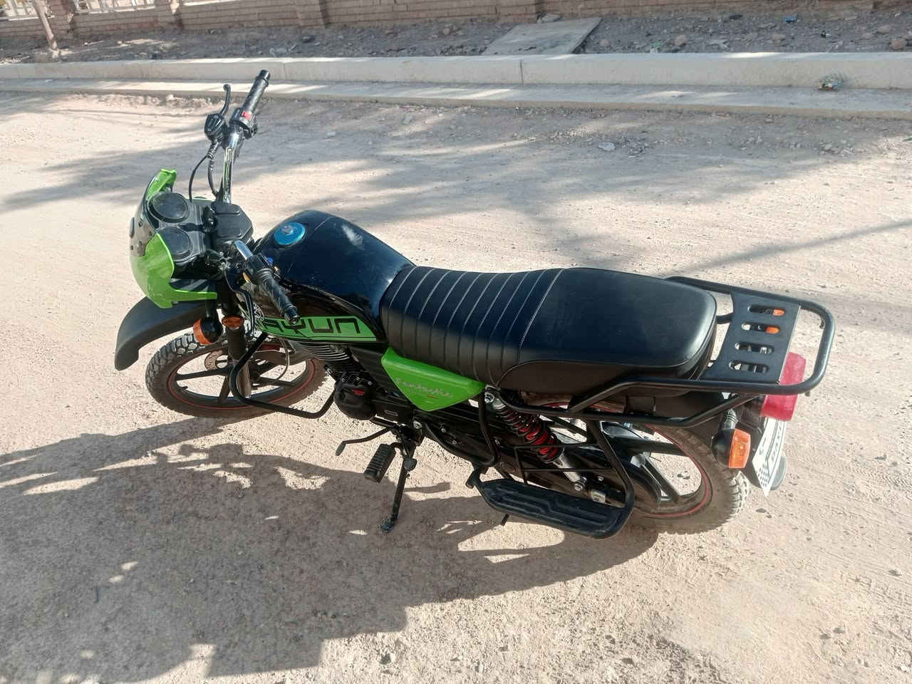دايوان موديل 25  جبلي  اوراق سحب سكنر 
ماشي 3790
صار شهر ونص من طلعت من الشركه 
انضافه فول 
مكينه مفوله 
مكفول من كلشي 
مكاني اديالى قضاء الخالص حي العصري 
***********
