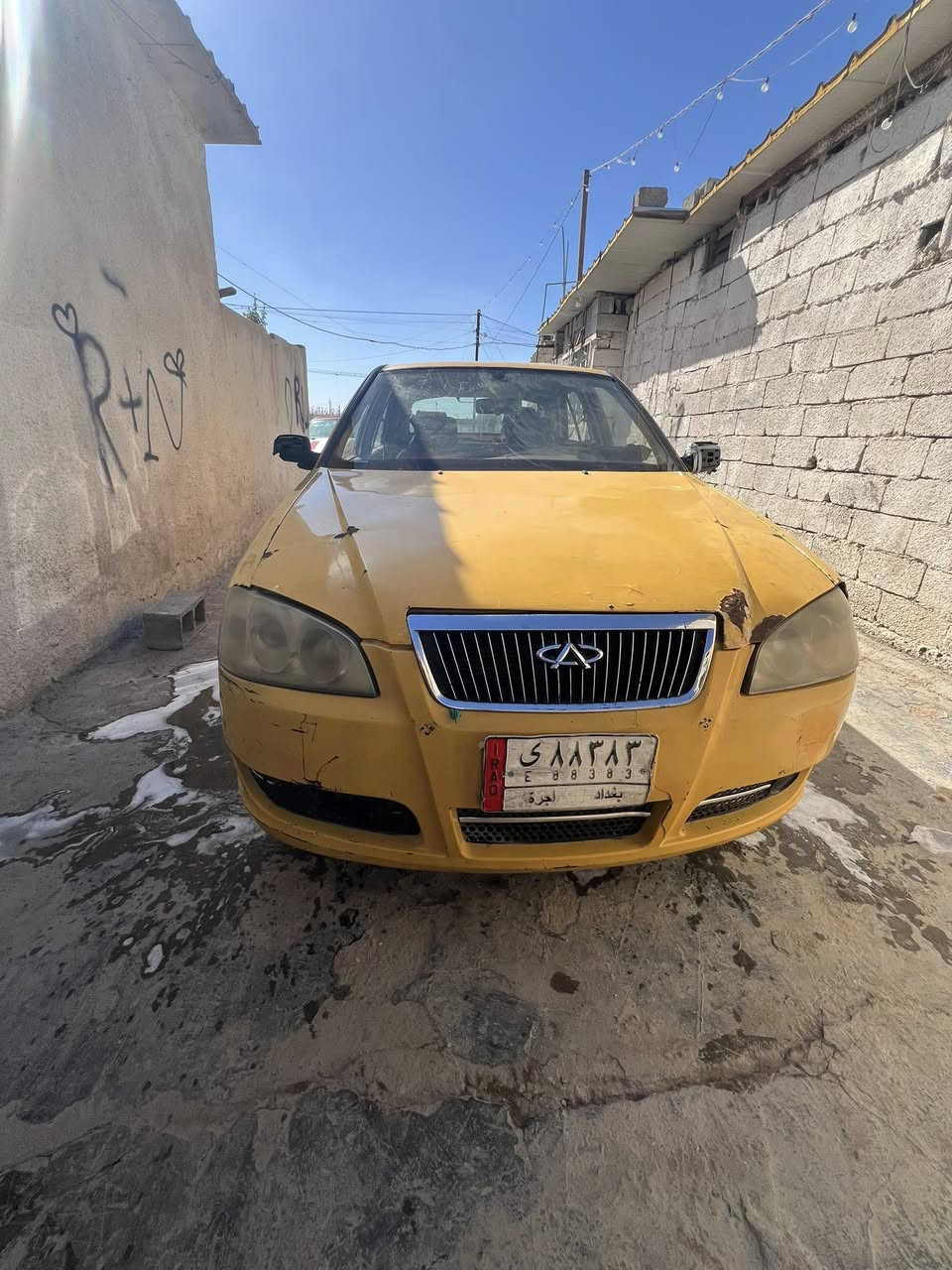 السلام عليكم  سيارة شيري كوين 2013 مكفول كير ومحرك  كشر مكفول  من اي ضرر     مكاني بغداد  التاجيات قرب المرور والسعر ٢٠بيهه مجال بصيط   الرقم ***********
