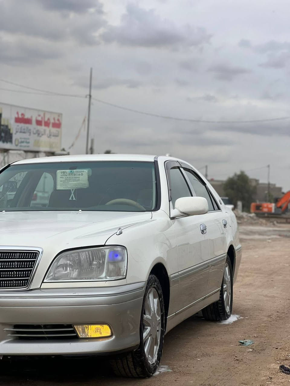 سلام عليكم سياره جنون كفاله عامه دكمتين مكينه زغيره2000 مكينه وكير وحداديه وتخم تاير تبريد مكاني البصره 5ميل سعر 135وبيها مجال رقم هاتف***********
