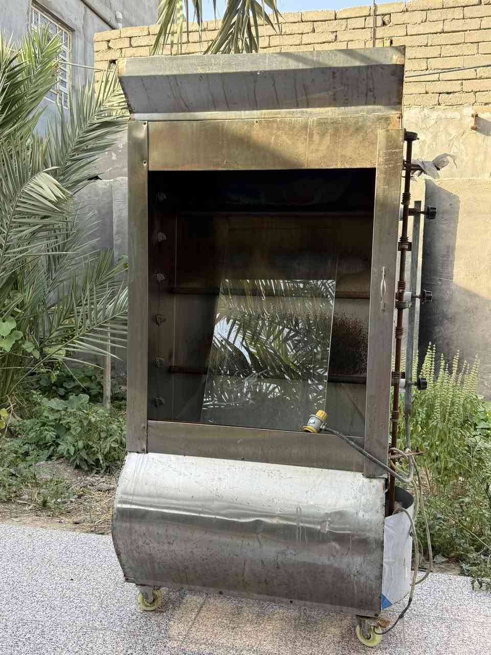 السلام عليكم مشوايه ٦ شياش نظيفه للبيع السعر ٤٠٠ بيه مجال بسيط العنوان البصرة الهوير ***********
