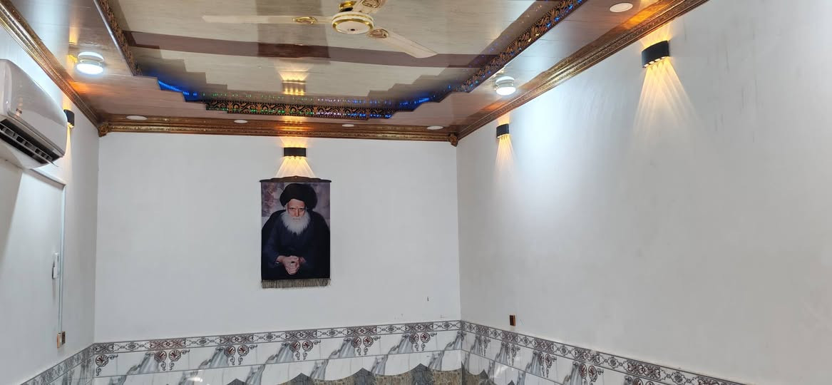 السلام عليكم بيت للبيع مساحة 200 طابو صرف بيت ركن يحتوي ع غرفتين 5 ب4، وصالتين 7 ب3ونص، وديوانية 7ونص، مطبخ 5ب4 العنوان شارع سديناوية قرب جامعة الامام الصادق الاهلية والمستوصف 
للاستفسار الاتصال ع الرقم 
***********
اتصال فقط بدون مراسلة
