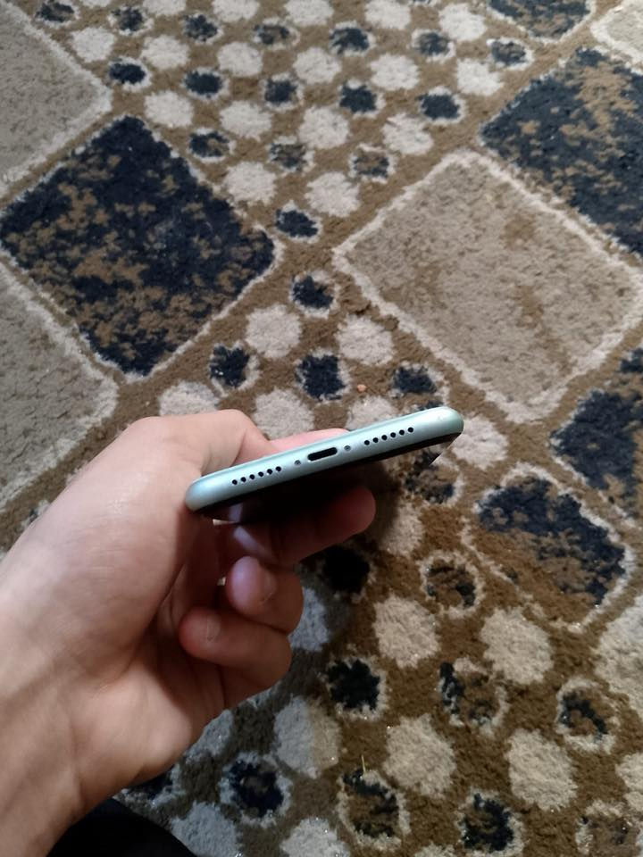 ايفون 11 عادي لون اخضر ممبيز دبل سيم كارت المرغوب ذاكرة 128 بطارية مبدله 100 الباقي كله بلادي شاشه بلادي وفيس ايدي شغال و سماعات فول كامرات دمعه جهاز فول مواصفات للبيع او مراوس واتساب ***********
