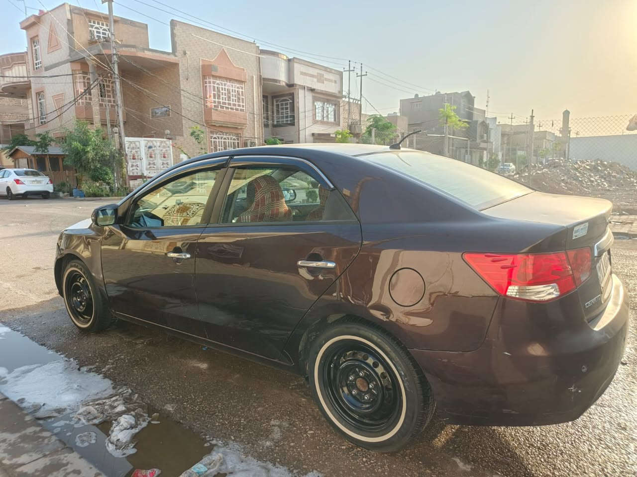 سيراتو 2011
 السعر 80$
بيها مقدم 3 قطع والباقي مكفول
رقم انگليزي دولي 21سليمانيه 
گير ومكينه خير من الله 
تدفئه / تبريد 
تحكمات 
اشاير بالمري 
شاشه توتج
كامره خلفيه + اماميه + تسجيل 
دمام 
تخم تاير جديد
للأستفار/***********
