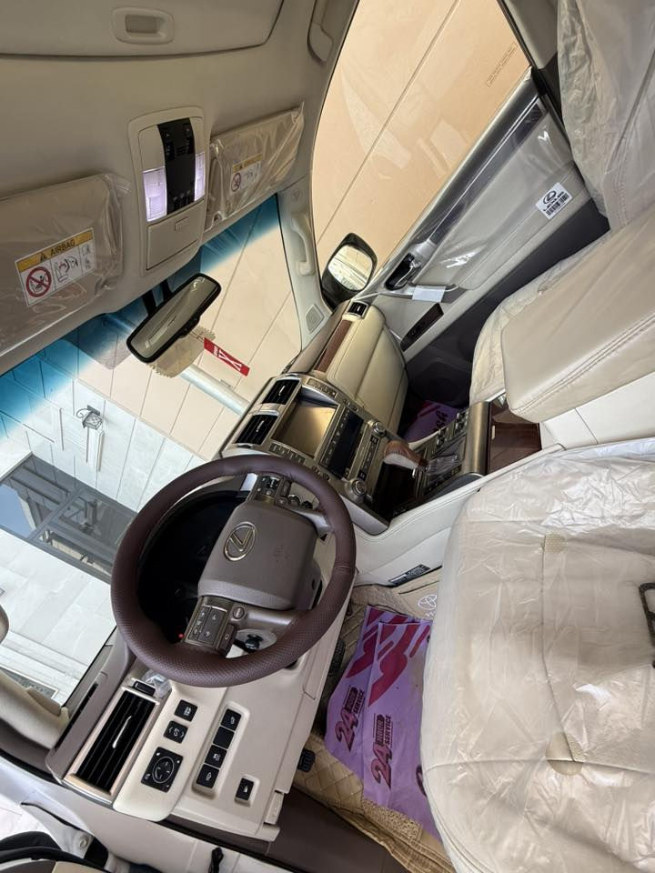 سلام عليكم للبيع برادو لكزز مديل 2016 وكاله ساز
جديده كلش فول مواصفات 
بيه شويه صبغ بل بنيد 
السعر 330 
***********
***********
