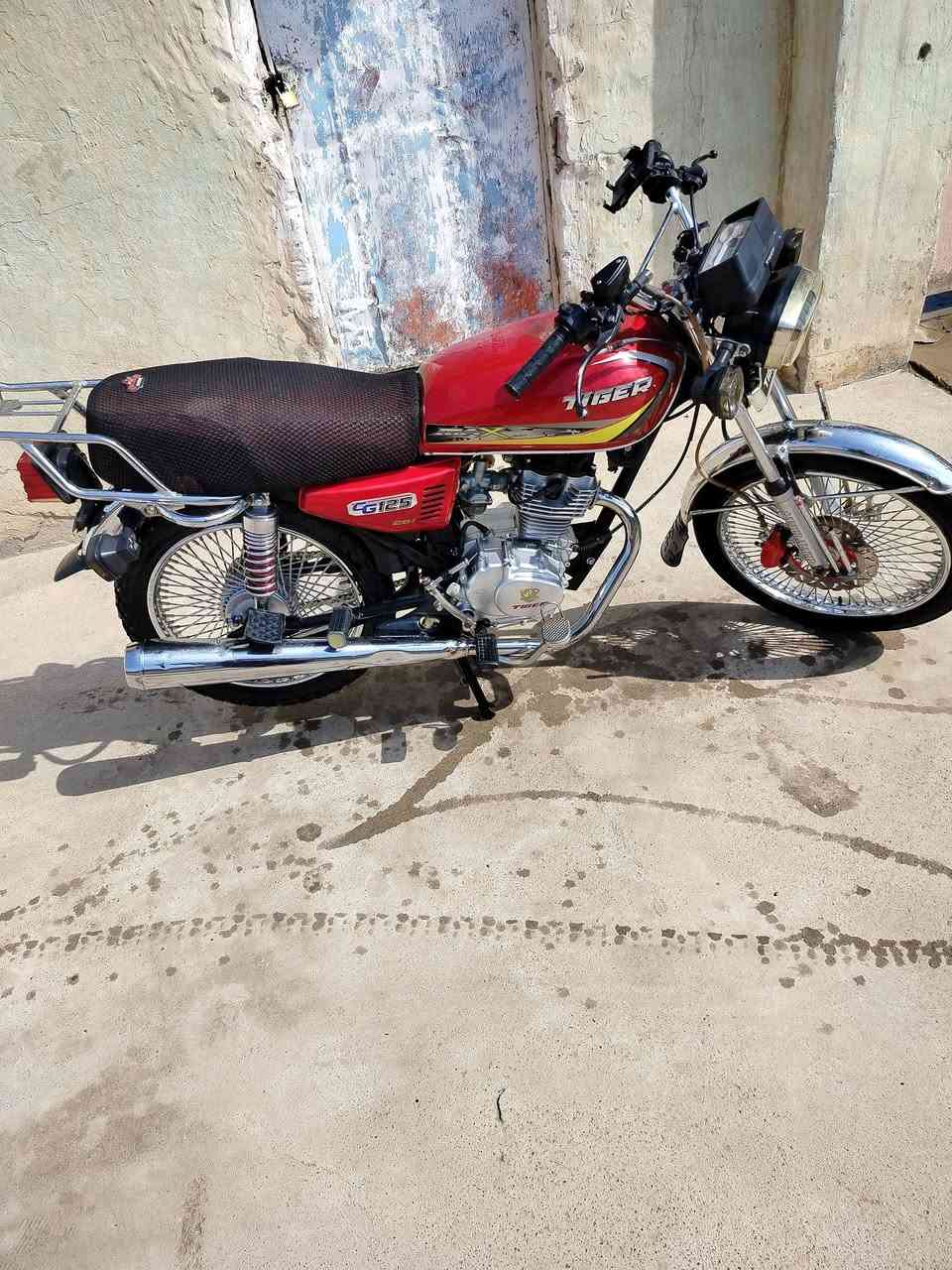 السلام عليكم
موطور تايكر للبيع 
موديل ٢٤ 
جاهز من كلشي 
المحرك مبدل ولفات فقط
شرط الفحص 
السعر ٥٠٠ الف وبيه مجال شي قليل
مكاني الشرقاط الحي العسكري 
الثاني 
الاتصال والاستفسار على هذا الرقم ***********
