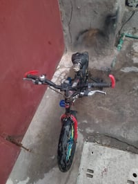 بايسكل أطفال • حجم ١٦ • نفخ تايرات