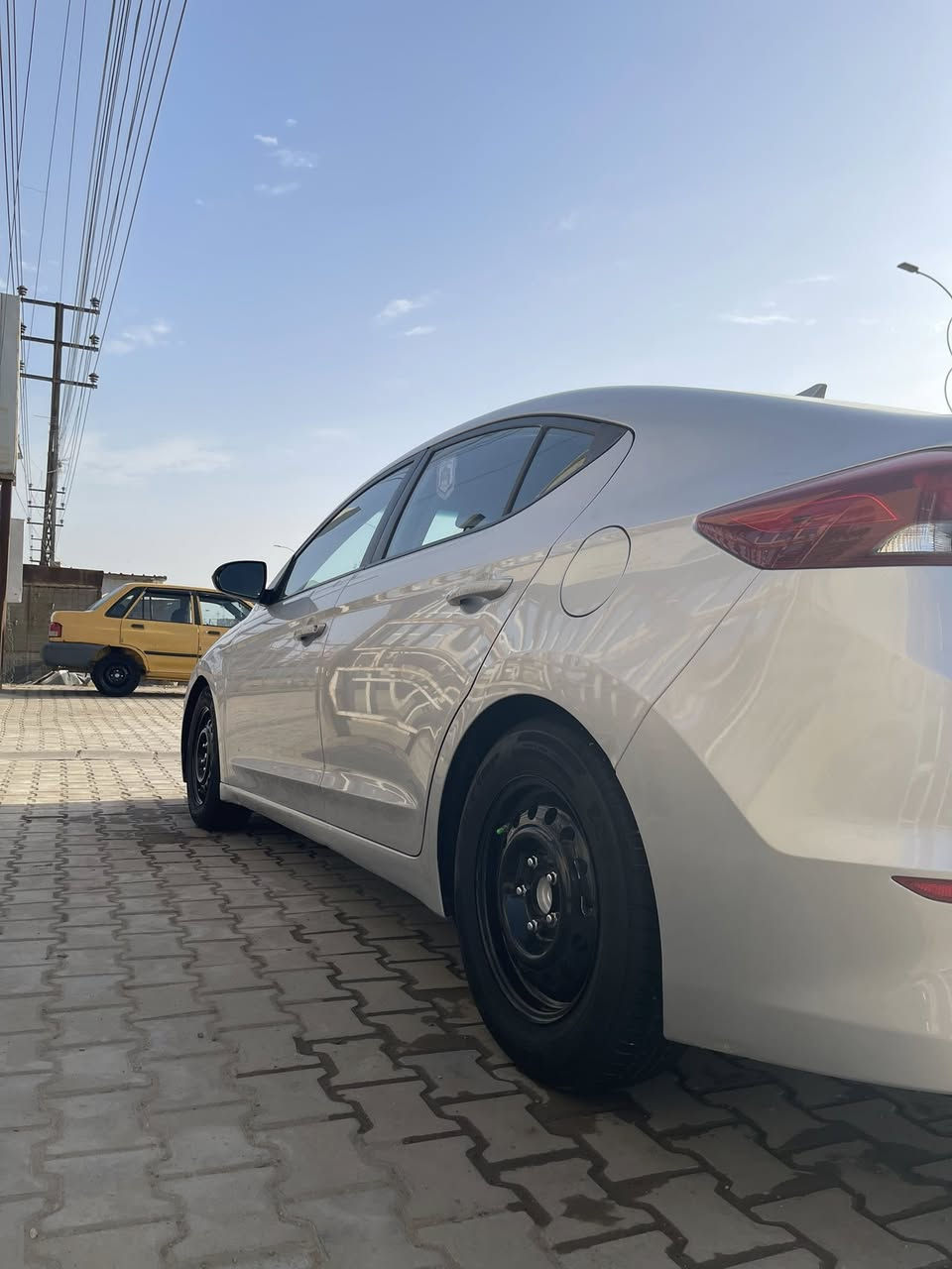 يالله سلام عليكم بيع او مراوس ويه سني النترا 2018رقم اربيل رقم وهزه جديد مكينه 2000دوش سياره كله ليبل واحد ماعدا بنيد وبيه 4قطع صبغ اثر جراد وشخوط سياره داخل لونين شاشه جبيره رادرا مري تخم تاير تخم ويل جديد سياره نصبته تخبل وبل  عافيه علياخذه سعره 118وبيه مجال قليل مكاني بغداد :***********
