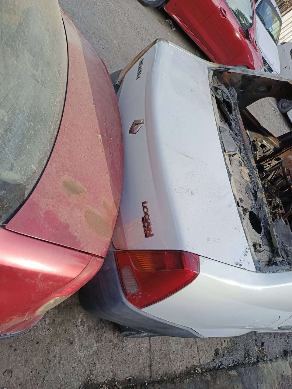 السلام عليكم اخوان سياره رينو لوكان خصوصي تصقيط  تفصيخ ادوات اي واحد يحتاج غراض بل خدمه العنوان بغداد الوزيريه قرب سفارة اي استفسار خاص او الاتصال على الرقم ‏‪***********‬‏ واتساب 
(سياره فقط الغرفه مالته محتركه)
