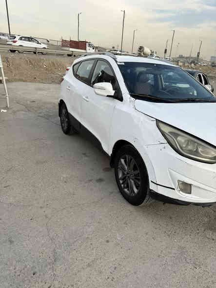 توسان خليجي موديل 15رقم واسط صار بيه حادث ابيعه على وضعه سيارة شغاله وتمشي مكانه سيارة بغداد *********** سعره 98 مجال قليل
