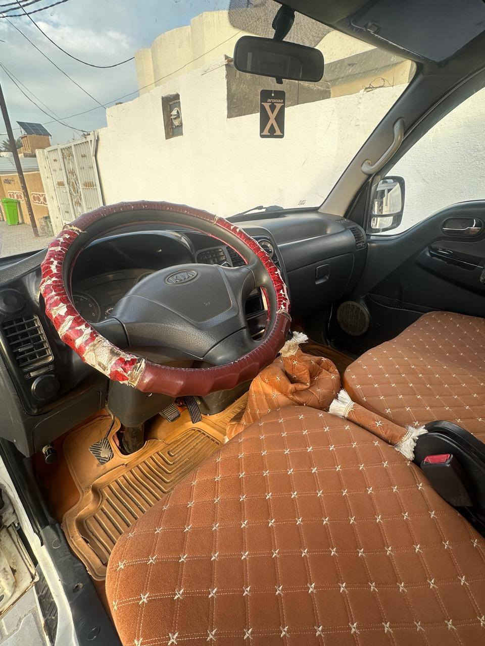 كيا بنكو ٢٠١٠ ابيض مكينه وكير وشاصي و رقم شاصي مكفول تخم تاير ملاحظة وجود صبغ في بعض المكانات رقم انبار ألماني السياره باسمي مكان السيارة المحموديه رقم التلفون ***********
***********
