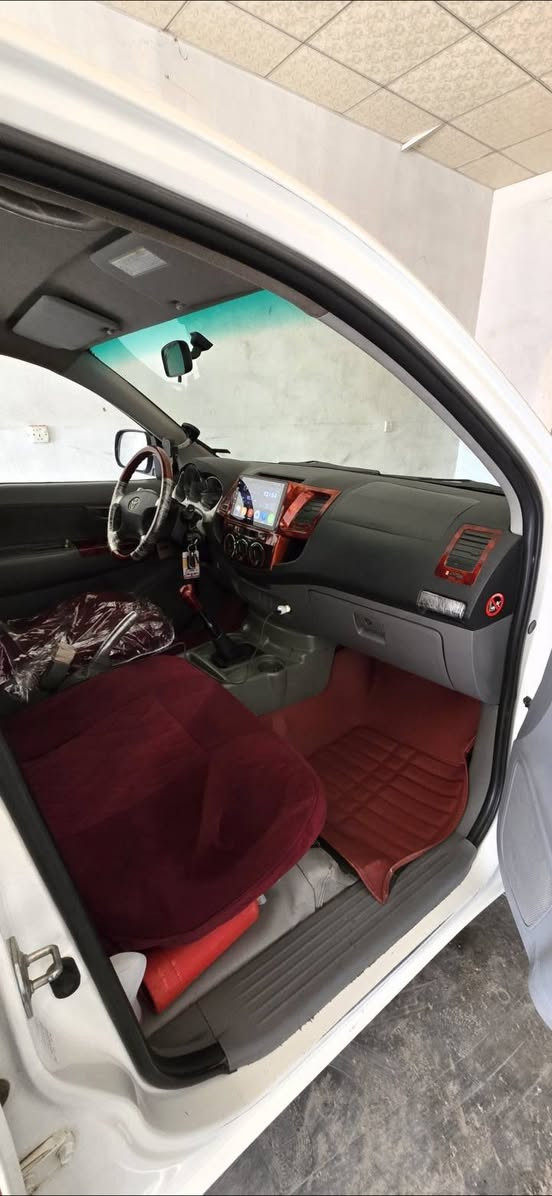 Toyota hilux
تویتە مەرزیە ٢٠١١ فەلاحی سەیارەکە زۆر پاک مایتەوە  ٣ جێ سارد هەیە لای بەگلاید کەمێک سبوخە پێشی کەپس نوقتەی نیە لەسەر دەقی بلادی
رەقەم سەنەوی تا ٢٠٣٠ نوێیە هەزەی نوێە بە ناوی   خۆمە گێڕو مەکینەی بەشەرت تەقەو رەقەی نیە نرخی 163 ورقە محامەلە 
شوێن هەولێر  رەقەم مۆبایل ***********
