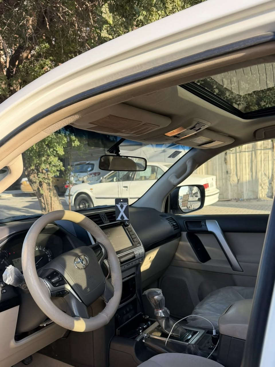 السلام عليكم للبيع برادو ٢٠١٨ Tx.l
مكفوله من صبغ وضربه 

فول مواصفات 

ماشيه ١٢٠ 

السعر ٣٩

للاتصال 

***********

رقم بغداد بسمي
