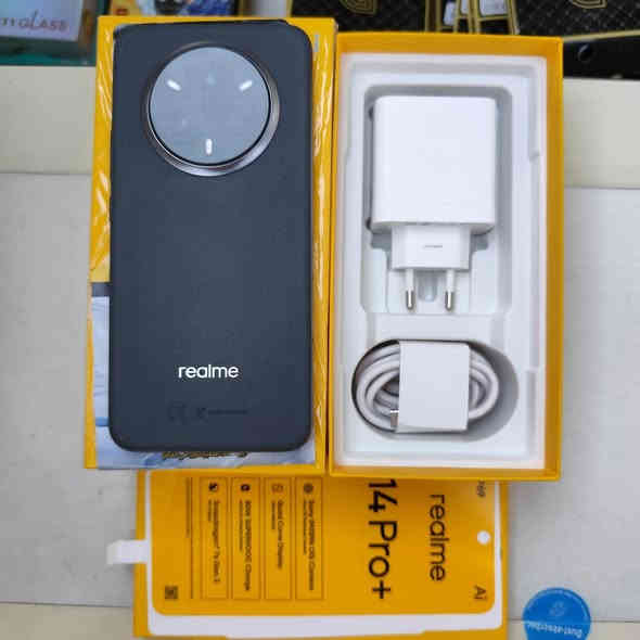 Realme 14 pro+ 
ريلمي 14برو بلس
مواصفاته 
الشاشة6.83 بوصة - 120 هرتز - OLED
الذاكرة 512 جيجابايت
الرام  12 جيجابايت
الكاميرا50 + 50 + 8 ميجابكسل
المعالجSnapdragon 7s Gen 3
البطارية والشحن السريع6000 مللي أمبير شاحن 80واط
سعر 490 الف بيع فقط 
***********
