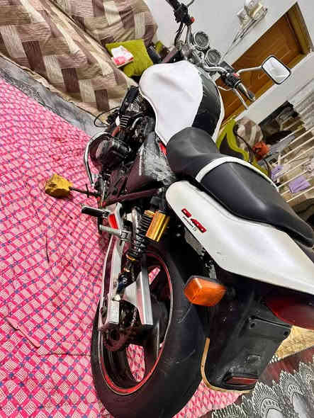 سلام عليكم سي بي فور جيل اول أوراق كامله مكان #ديوانيه دغاره دراجه تخبل نهضه هاون محركه مفتوح مرفوعه البوشه مكفوله من الدخان ول تنقيص  كهربايات كله شغاله عليه ادامه كامله دهن ماي زيتي بلكات #سعر #مليون و٣٠٠ وبيه مجال لطيبين لمو شراي لا يتعبني الاستفسار ***********
