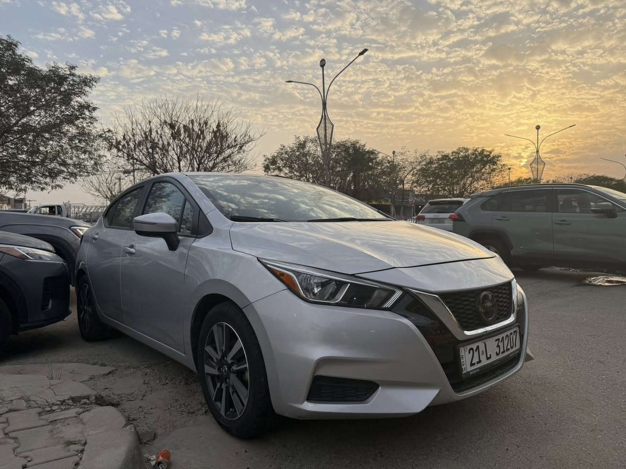 نيسان فيرسا 2021
موصفات sv
بصمة ابواب +بصمة تشغيل
شاشة ايباد تدعم كار بلي 
حساس خلفي 
رداد امامي خلفي جانبي
فول تحكم استيرن جهتين 
كروز سرعة وتحديد ومسار قيادة الية
توقف ذاتي 
نقاط عمياء
ماشي 51 الف ميل
وباقي موصفات معروفة 
حادث كلش بسيط بجم امامي وخلفي كبس 
حادث جاملغ الامامي طرف السايق صبغ
وباب الخلفي والجاملغ الخلفي طرف السايق رش امريكا
سيارة شرط بدون قطرة دواخل 
رقم الشاصي وصور الضرر مرفق مع الصور
مكان السيارة في كركوك
الاتصال: 
***********
