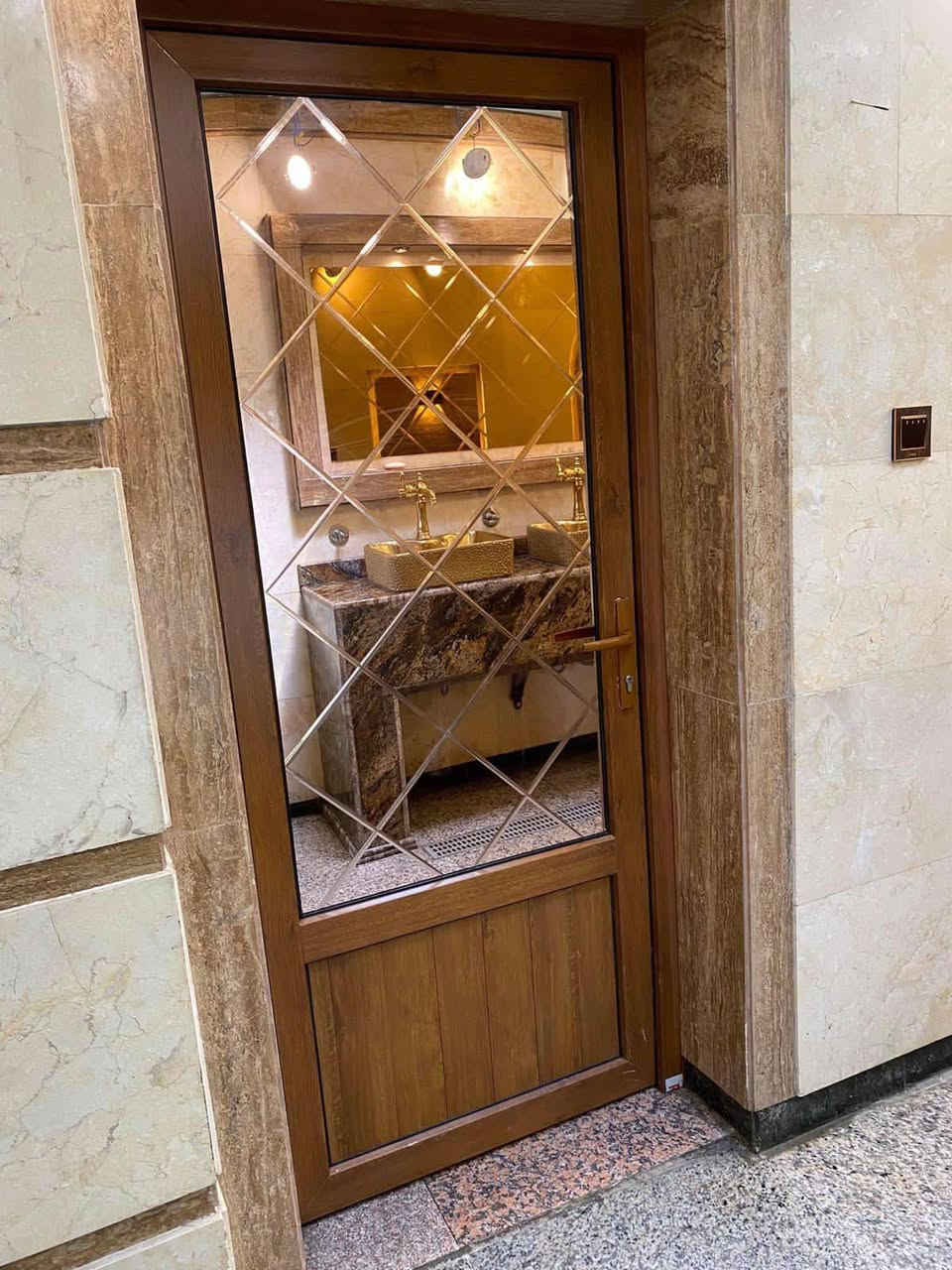 #معرض_ومعمل_ألمَحمود_للأمنيوم_pvc

🔸 شبابيك وأبواب عازلة للصوت والحرارة
🔸 مقاومة للمطر والغبرة
🔸 ألوان وتصاميم حسب ذوقك
#ابواب #شبابيك مفصلي وسلايد وقاطع 
👷‍♂️وصل ضمان ٥ سنوات تركي !

📞 اتصال
***********
***********
***********   يتوفر واتساب ايضآ
 نخلّي كل باب وشباك يحچي فخامة �
